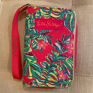 Lily Pulitzer- Drop Me A Line Wristlet/Phone Case